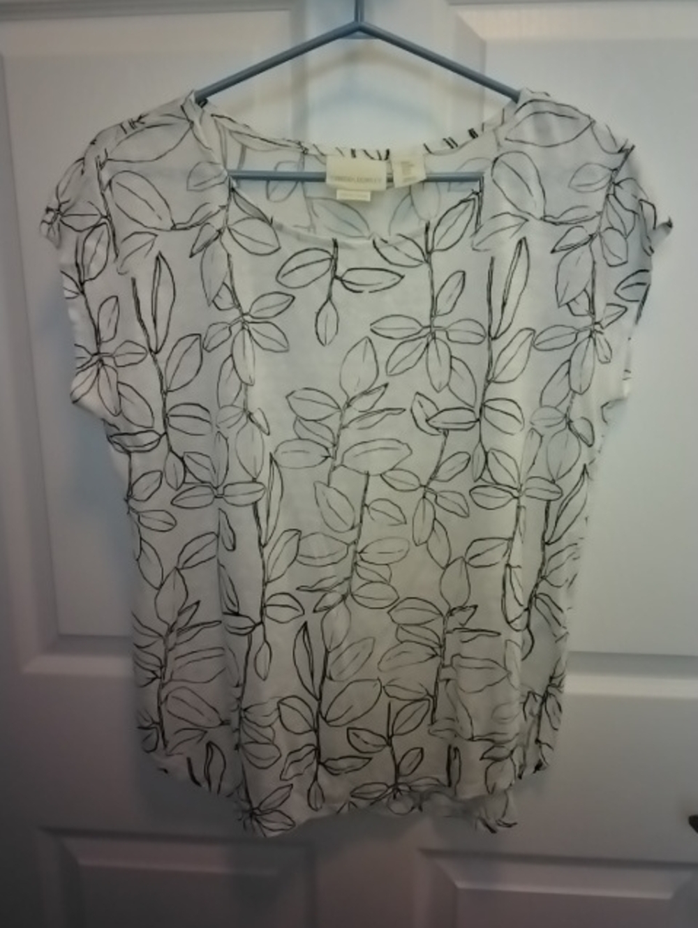 Cynthia Rowley White 100% LINEN Top with Black Leaf Motif